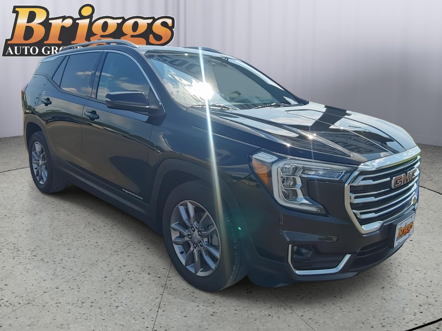 View vehicle photo 5