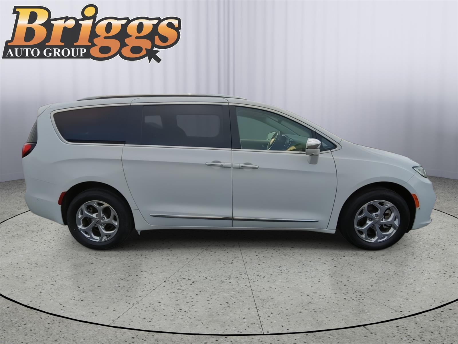 View vehicle photo 5