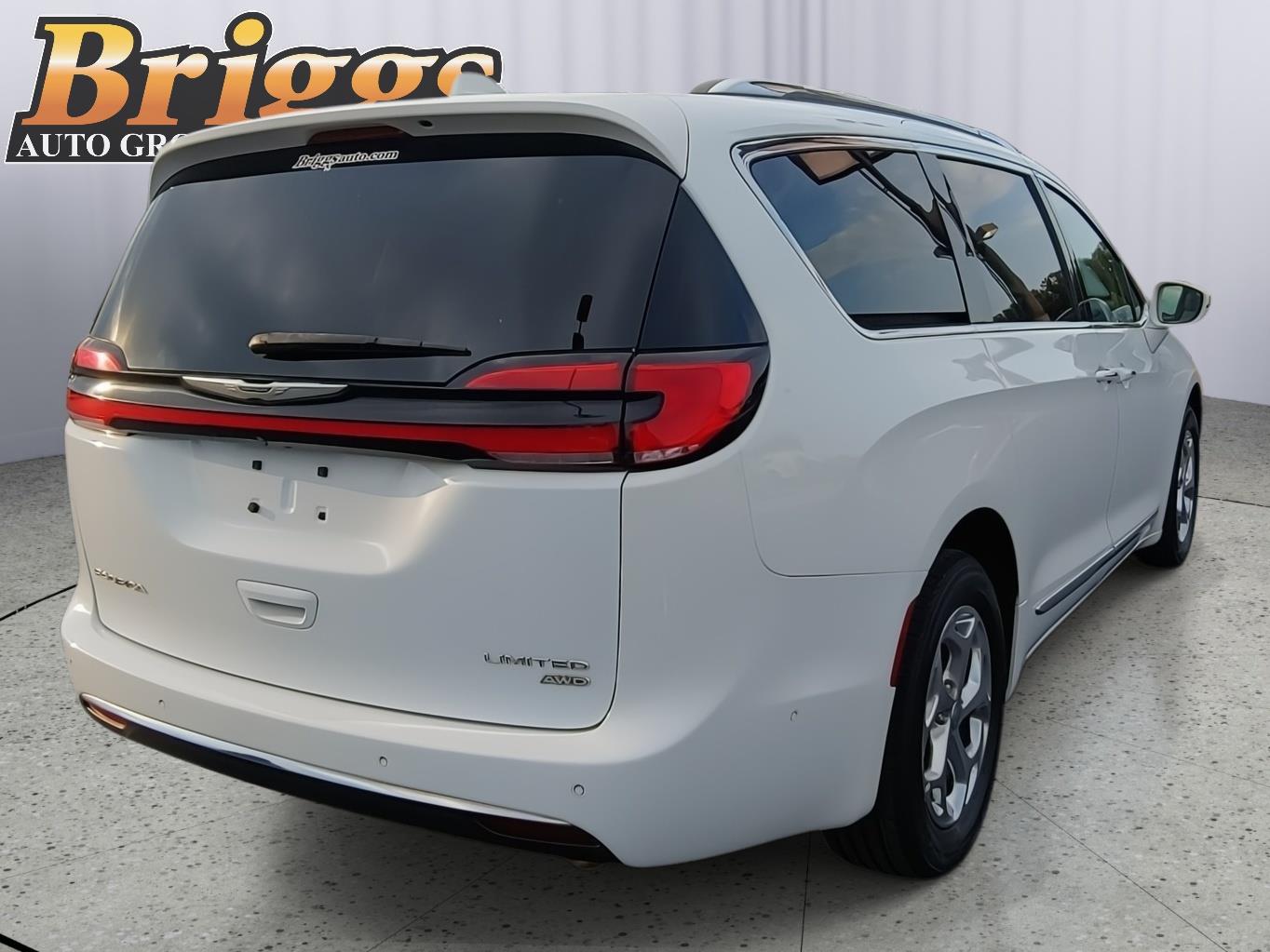 View vehicle photo 6