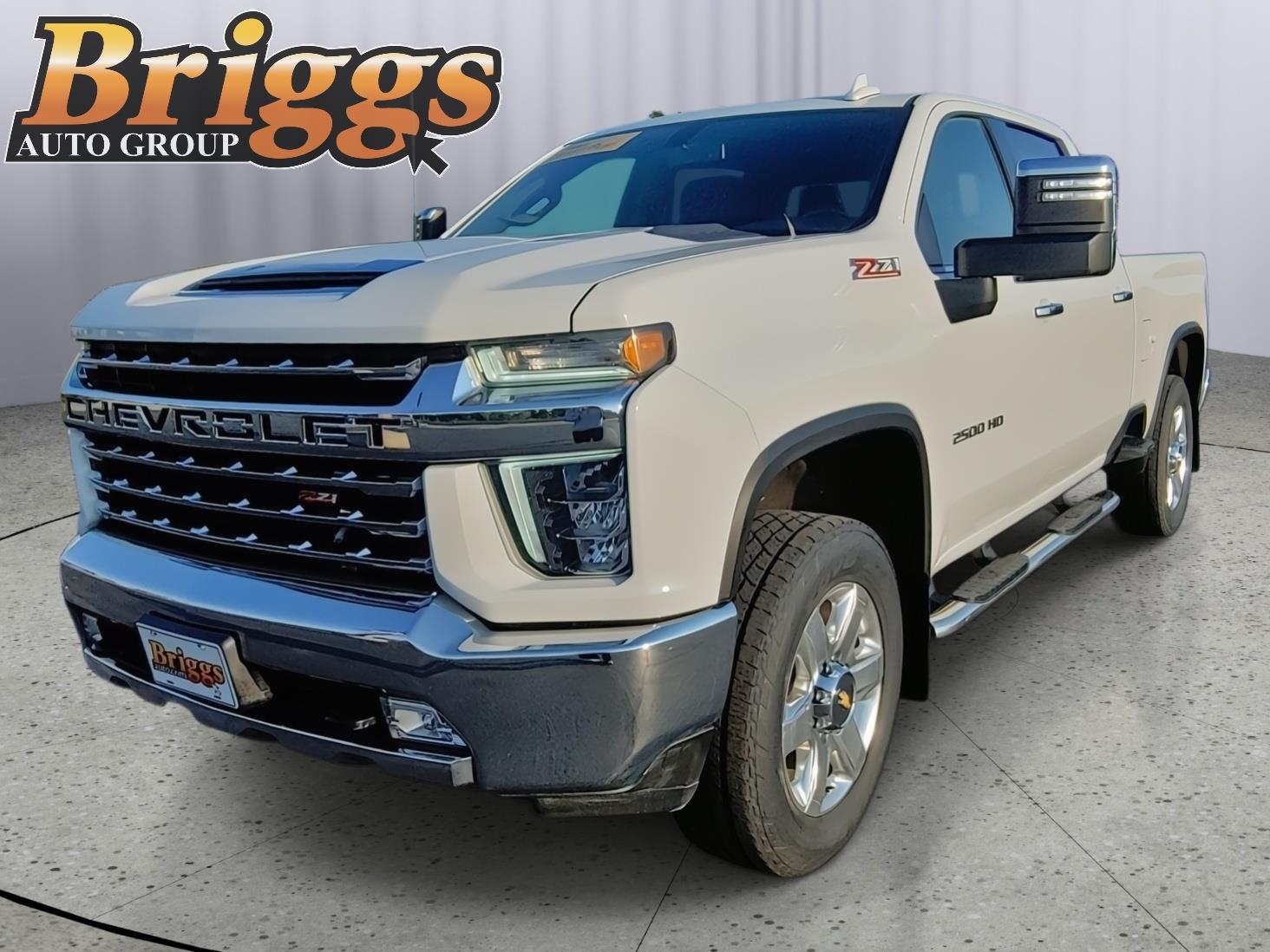 Summit White 2022 Chevrolet Silverado 2500HD Pickup Truck Four-Wheel Drive 6-Speed Automatic