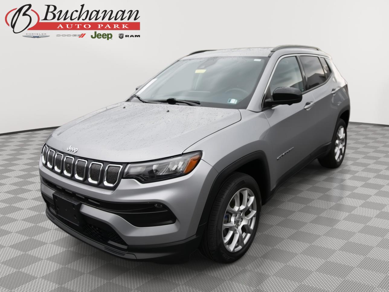 Billet Silver Metallic Clearcoat 2022 Jeep Compass SUV / Crossover Four-Wheel Drive 9-Speed Automatic