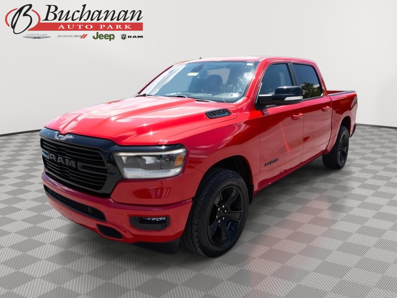 2021 RAM 1500 Rojo (Delmonico Red Pearlcoat) Camioneta Todo terreno 8 velocidades Automática