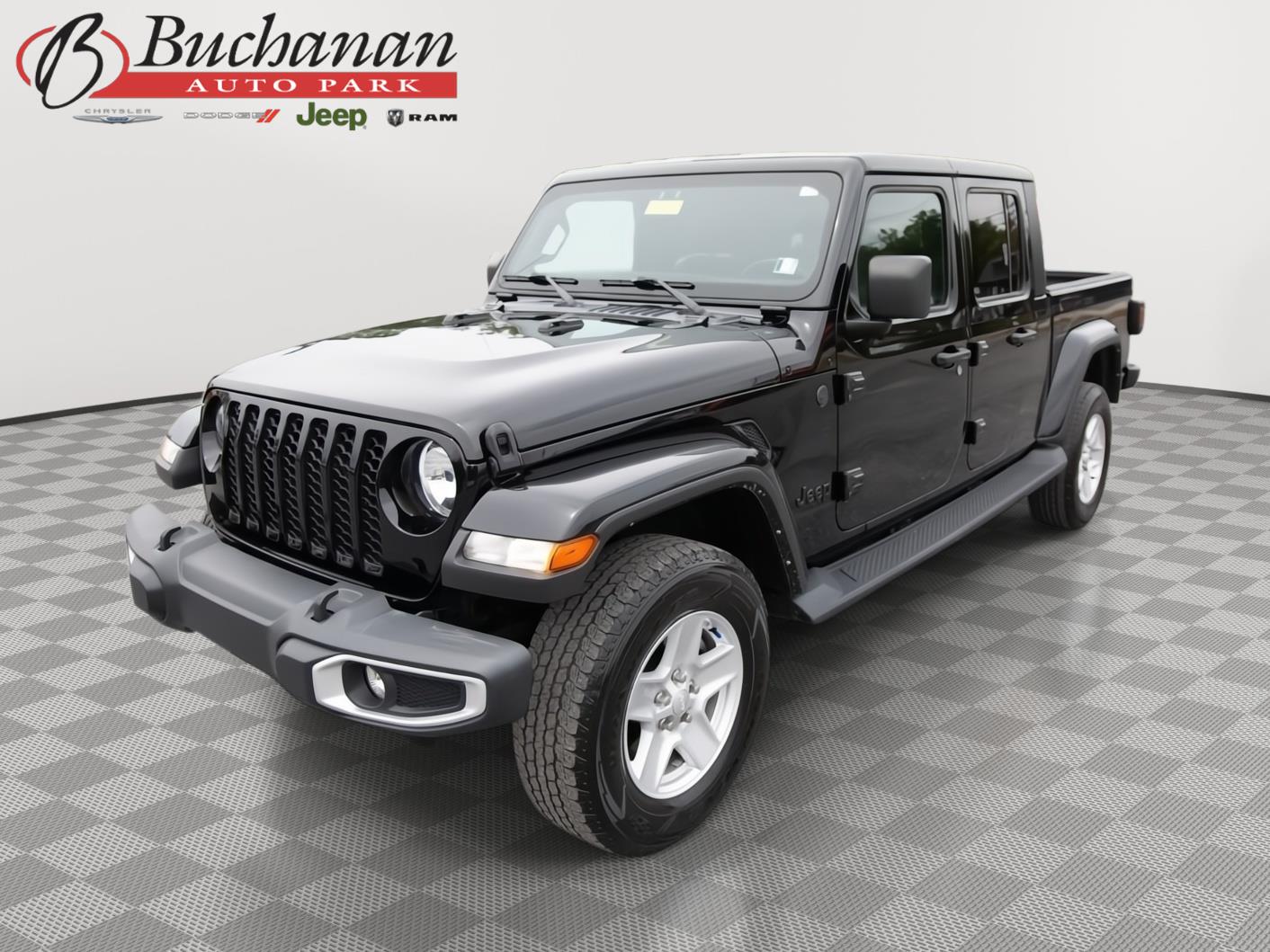 Black Clearcoat 2022 Jeep Gladiator Pickup Truck Four-Wheel Drive 8-Speed Automatic