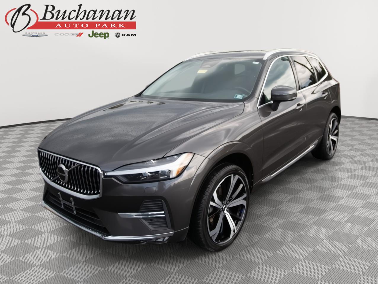 Gray (Platinum Grey Metallic) 2022 Volvo XC60 SUV / Crossover All-Wheel Drive Automatic