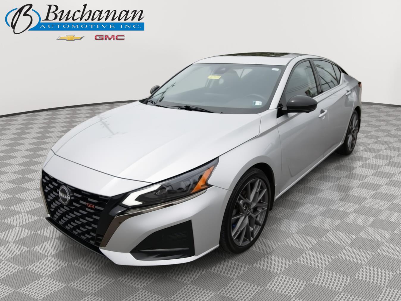 Brilliant Silver Metallic 2023 Nissan Altima Sedan Front-Wheel Drive Continuously Variable Transmission