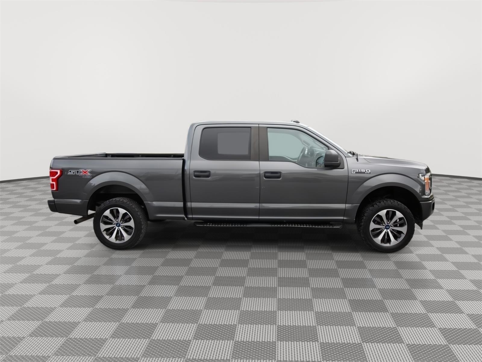 View vehicle photo 4