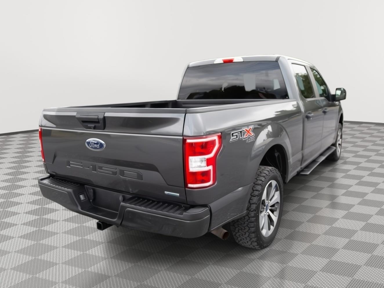 View vehicle photo 5