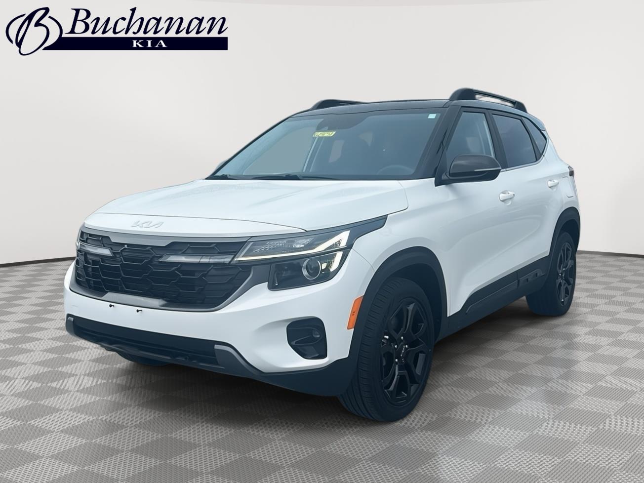 Clear White/Black Roof 2024 Kia Seltos SUV / Crossover All-Wheel Drive Automatic