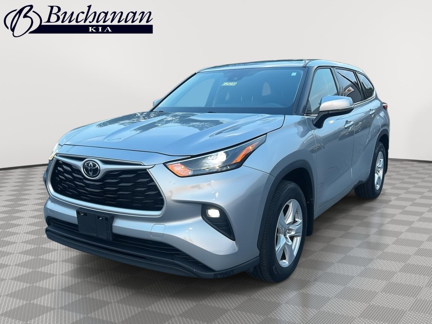 Celestial Silver Metallic 2022 Toyota Highlander SUV / Crossover All-Wheel Drive Automatic