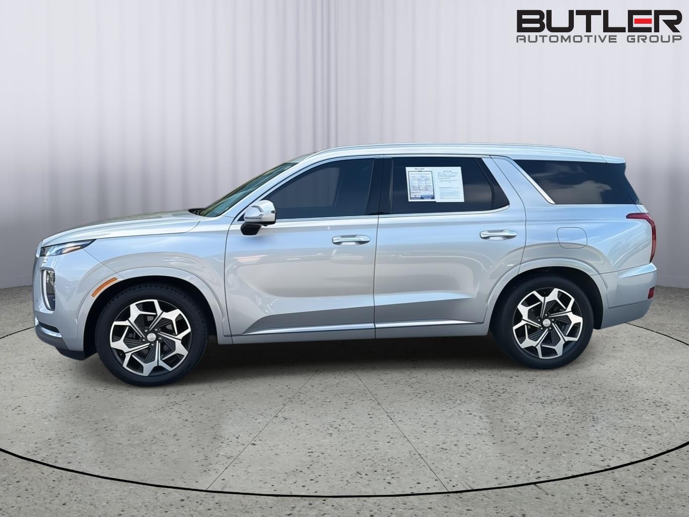 View vehicle photo 3
