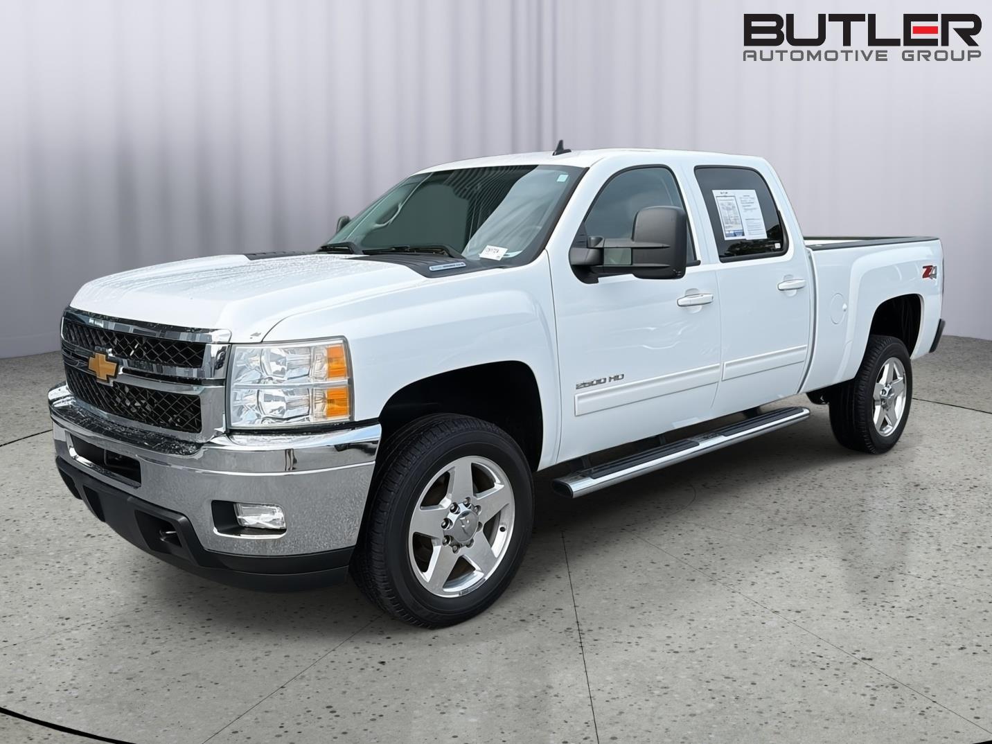 Summit White 2014 Chevrolet Silverado 2500HD LTZ Crew Cab 4WD Pickup Truck Four-Wheel Drive 6-Speed Automatic