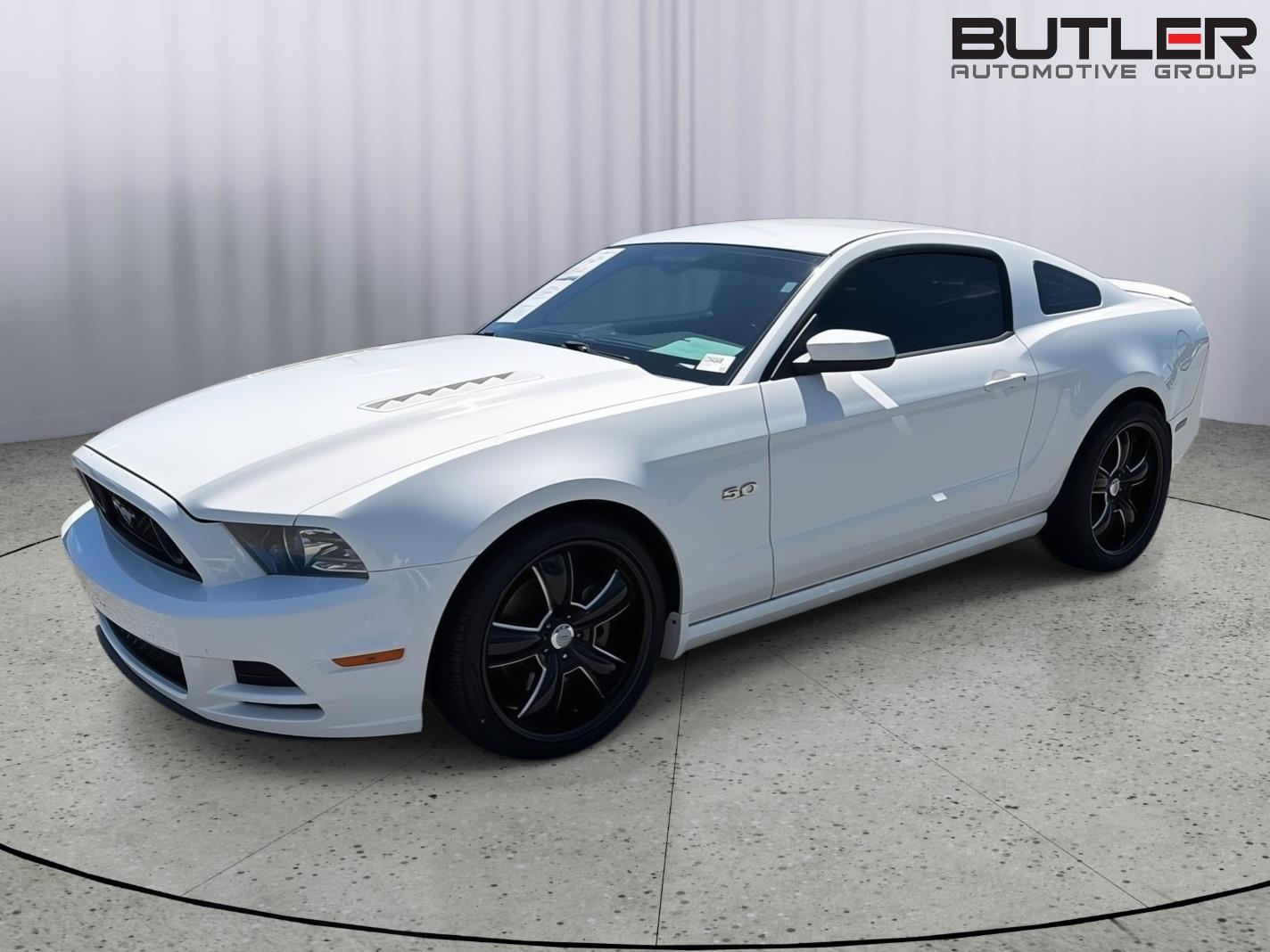 Performance White 2013 Ford Mustang Coupe Rear-Wheel Drive 6-Speed Automatic