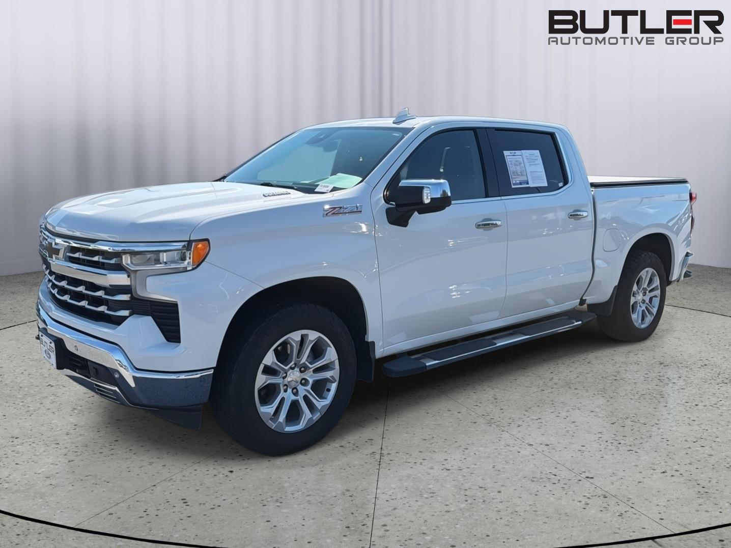 White (Summit White) 2023 Chevrolet Silverado 1500 Pickup Truck Four-Wheel Drive Automatic