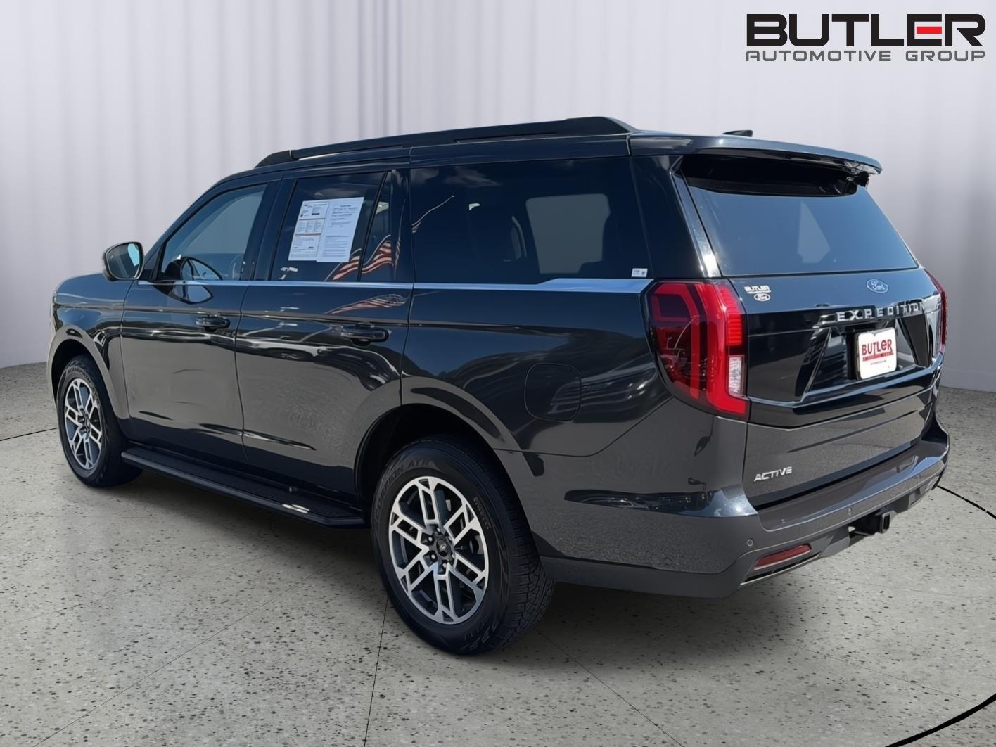 Used 2025 Ford Expedition SUV