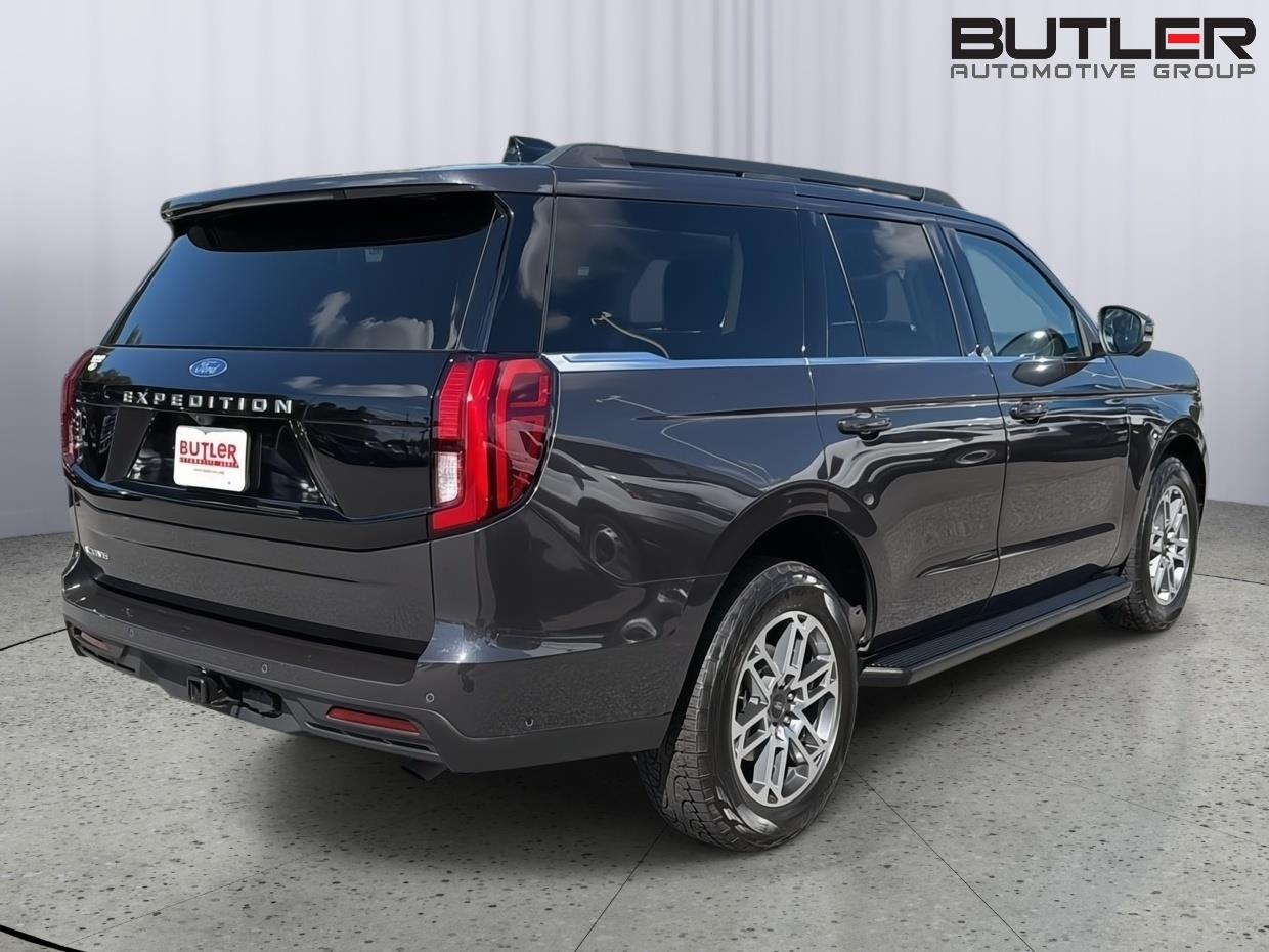 Used 2025 Ford Expedition SUV