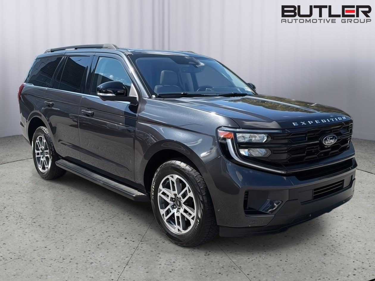 Used 2025 Ford Expedition SUV