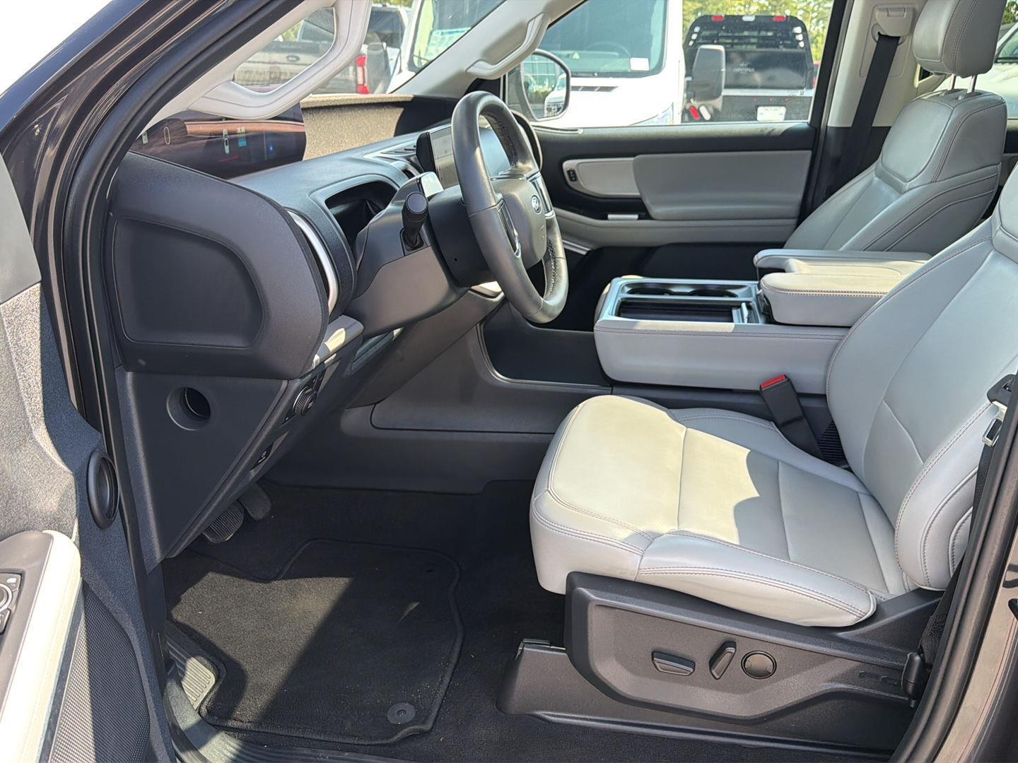 Used 2025 Ford Expedition SUV