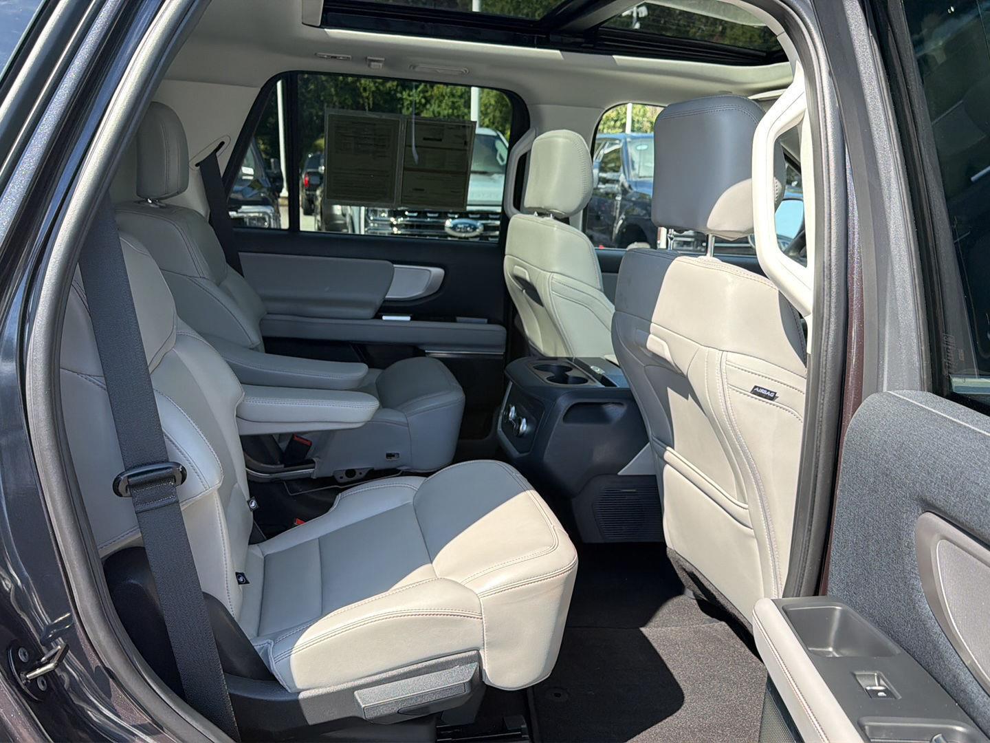Used 2025 Ford Expedition SUV