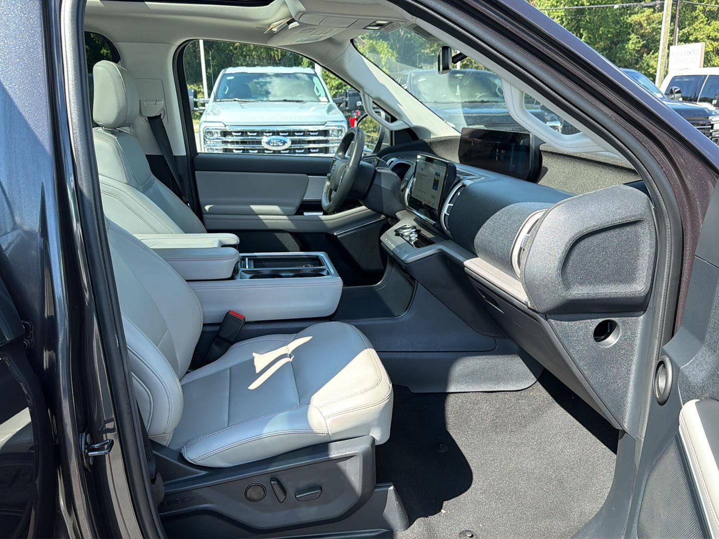Used 2025 Ford Expedition SUV