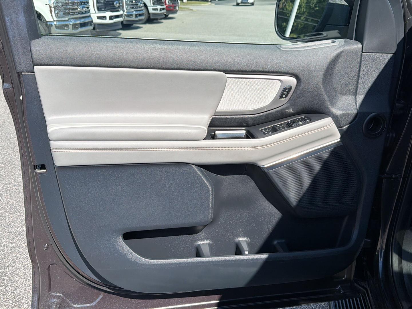Used 2025 Ford Expedition SUV