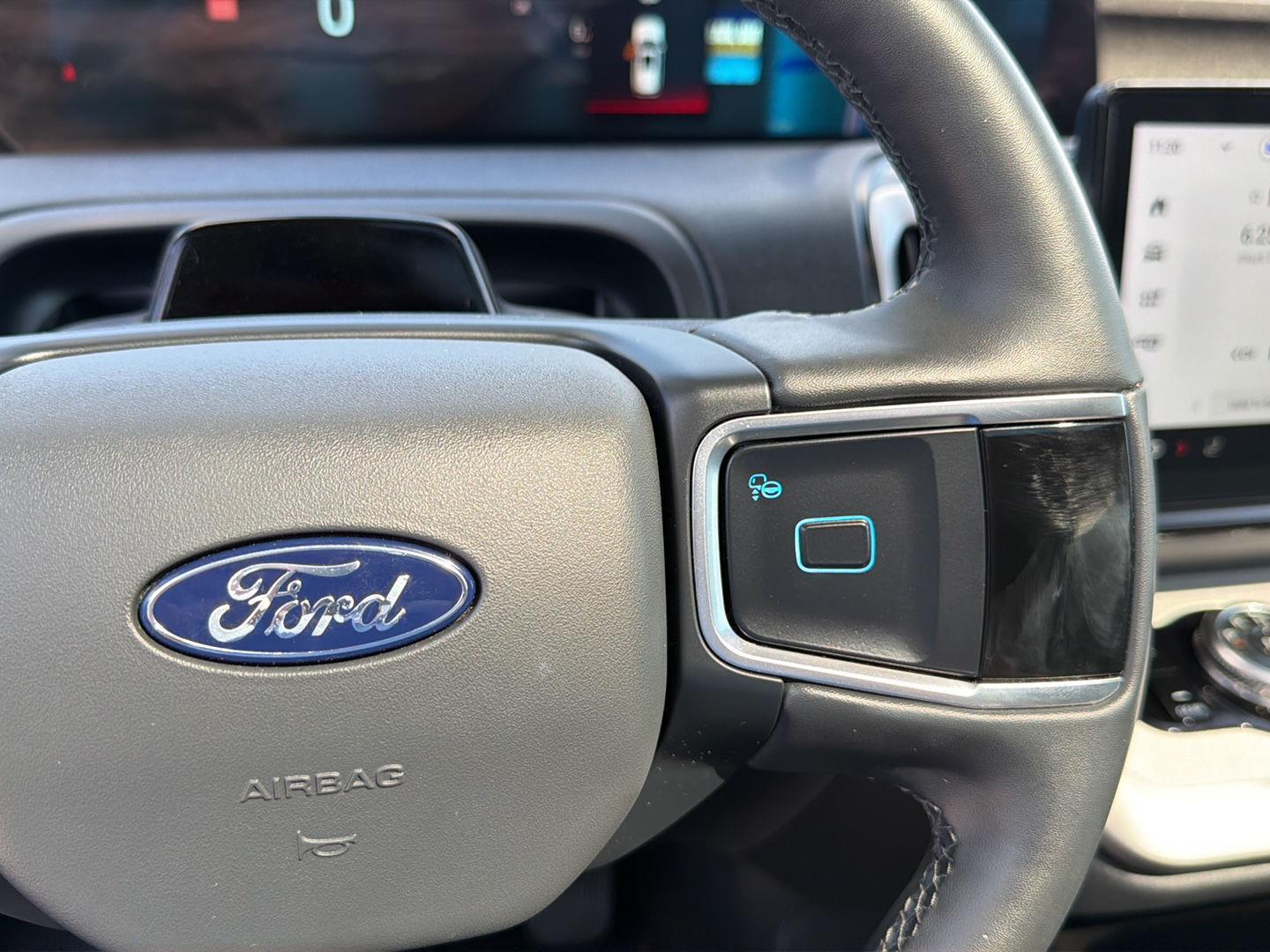 Used 2025 Ford Expedition SUV