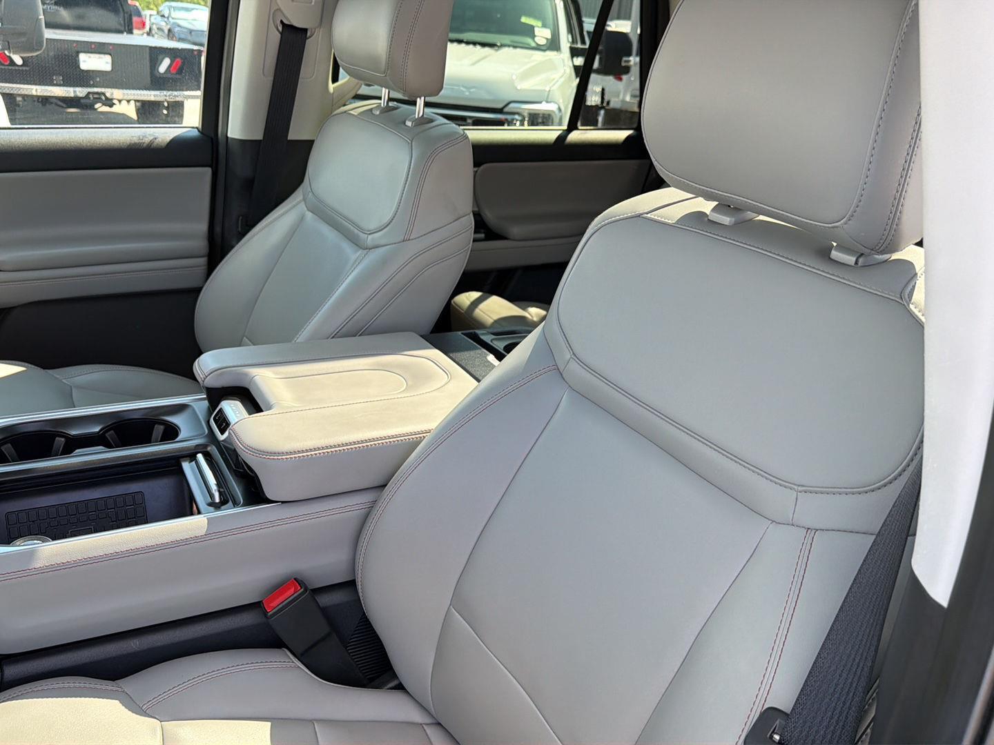 Used 2025 Ford Expedition SUV