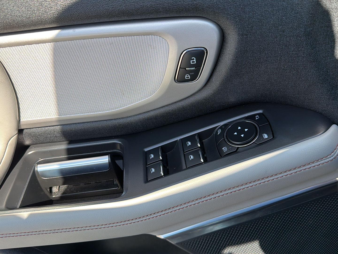 Used 2025 Ford Expedition SUV
