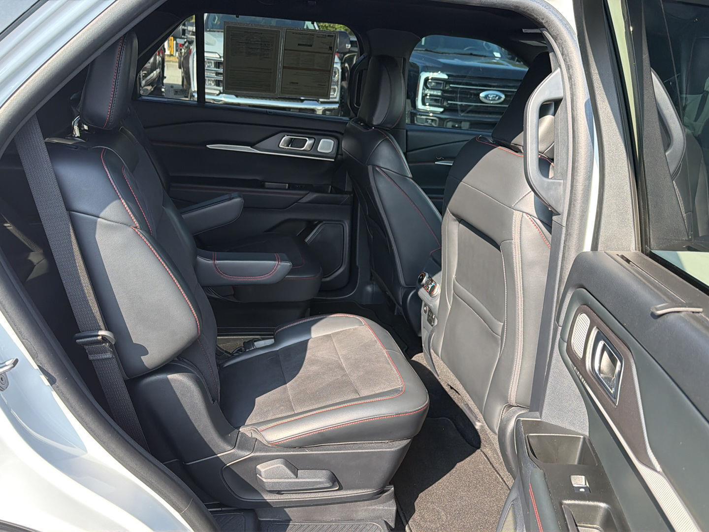 Used 2025 Ford Explorer SUV