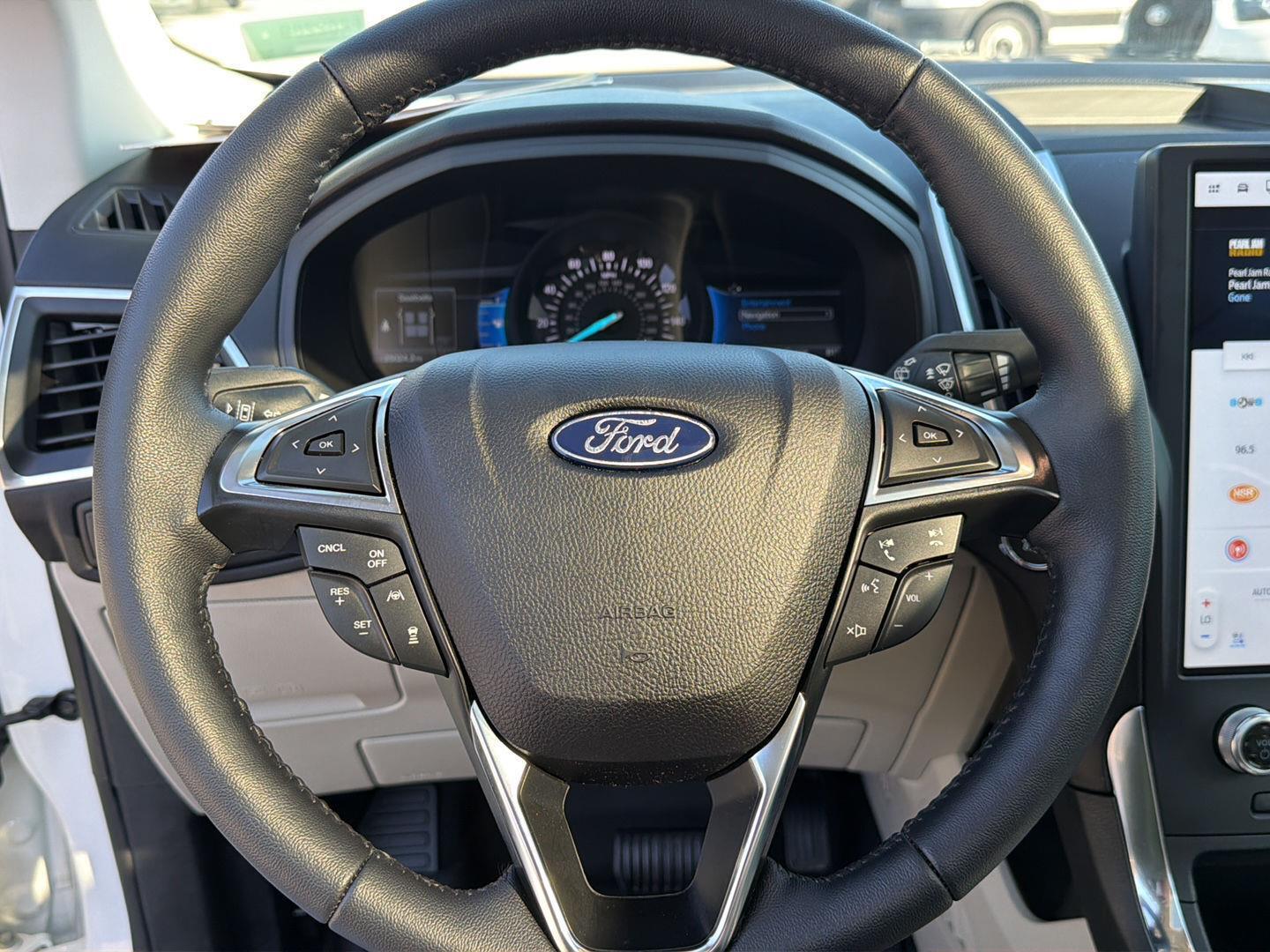 Used 2024 Ford Edge SUV