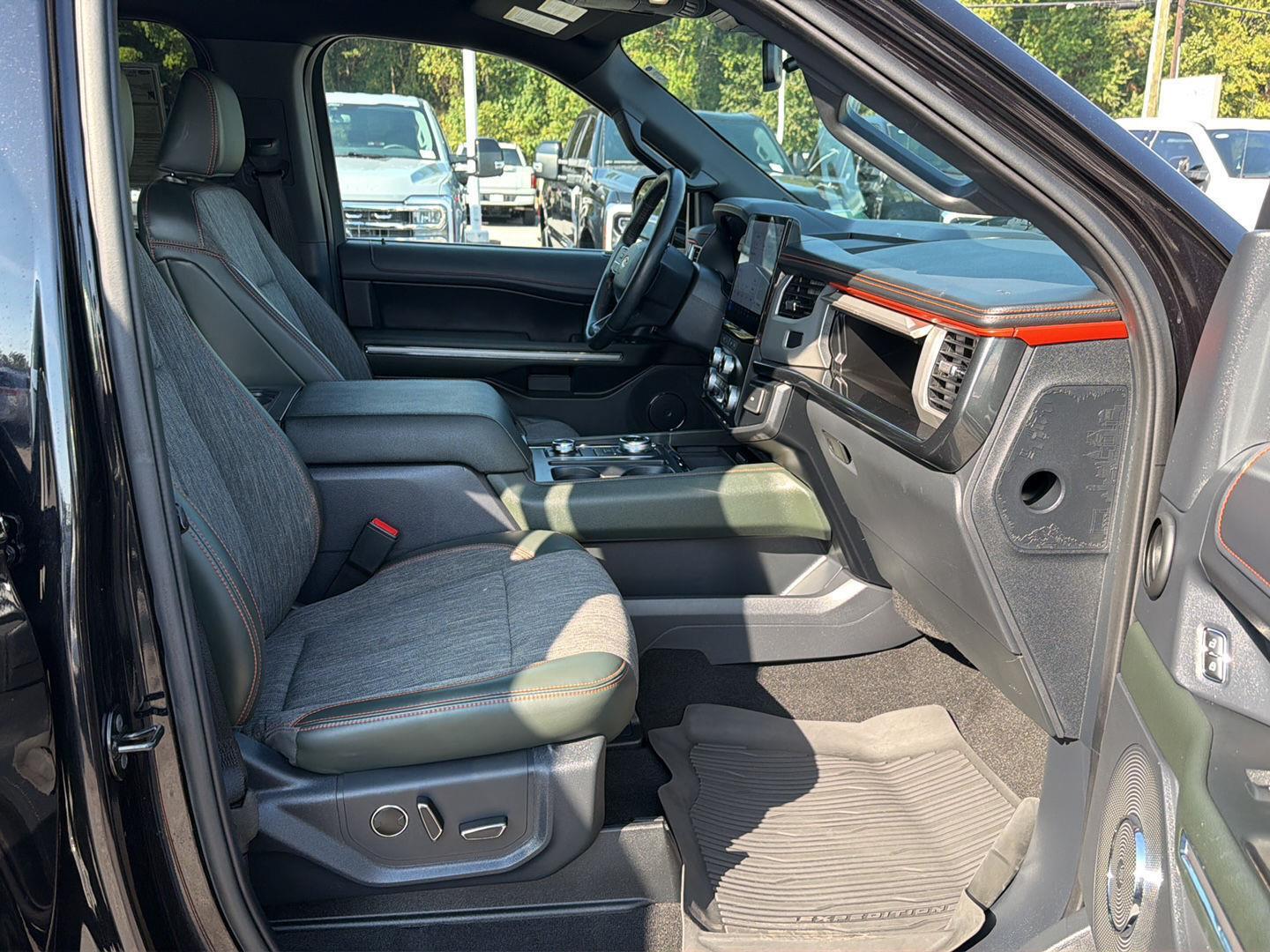 Used 2024 Ford Expedition SUV