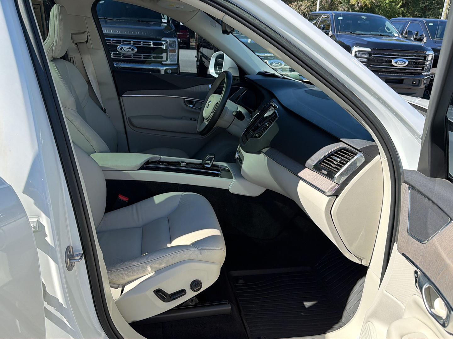 Used 2023 Volvo XC90 SUV
