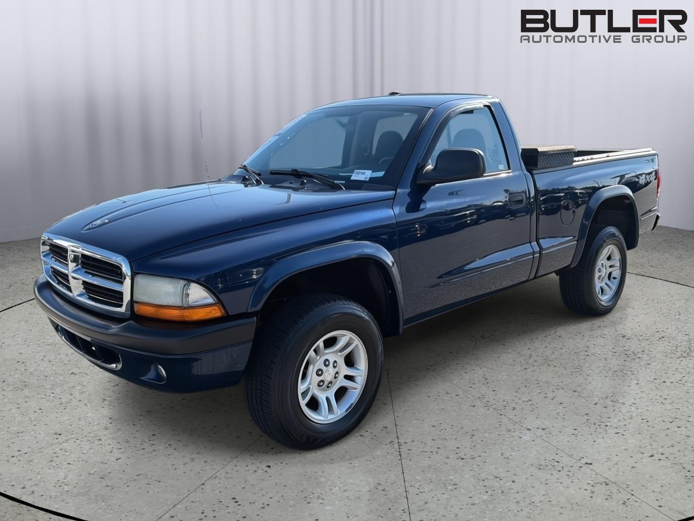 Patriot Blue Pearl 2004 Dodge Dakota Pickup Truck Four-Wheel Drive 5-Speed Automatic Overdrive