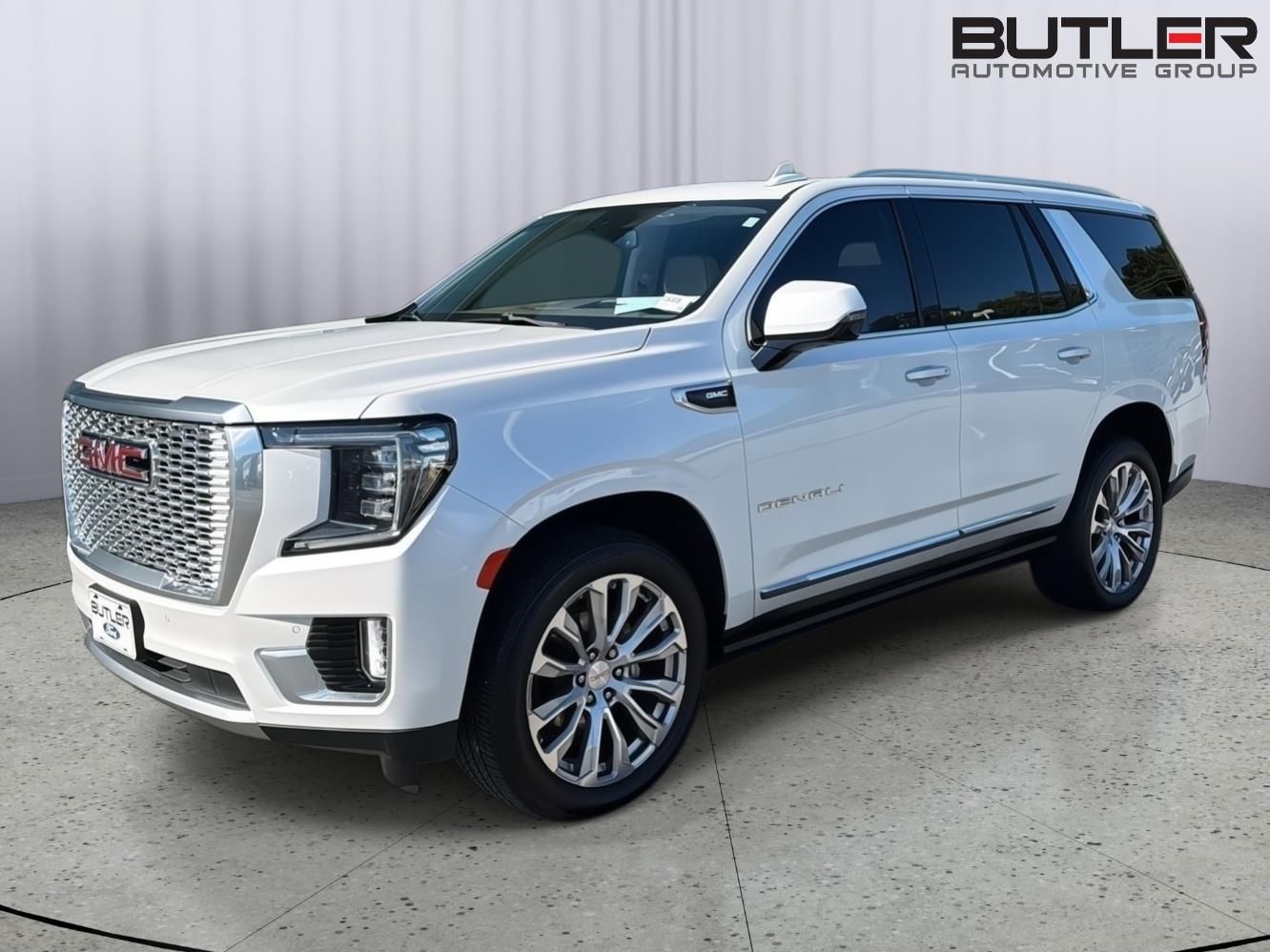 White Frost Tricoat 2022 GMC Yukon SUV / Crossover Four-Wheel Drive Automatic