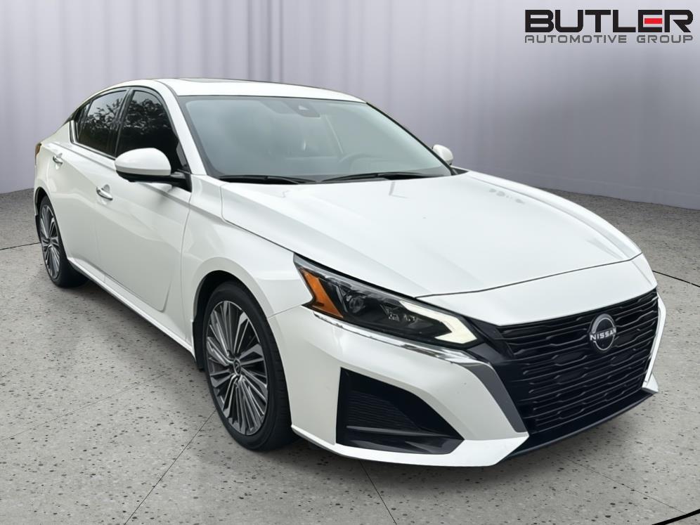 Used 2023 Nissan Altima Sedan
