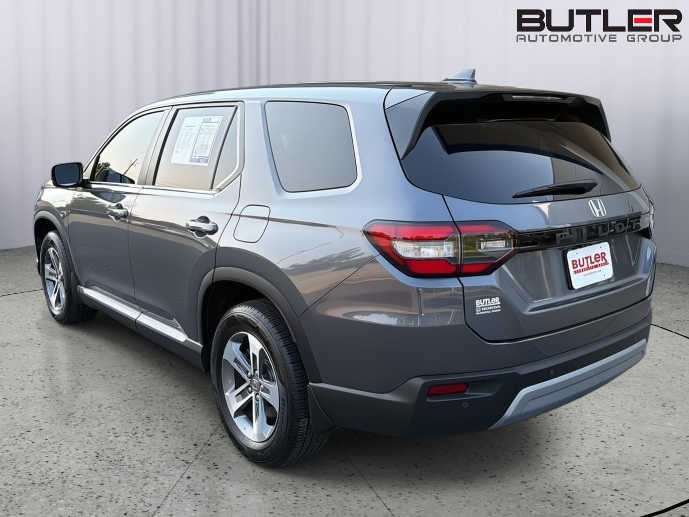 Used 2025 Honda Pilot SUV