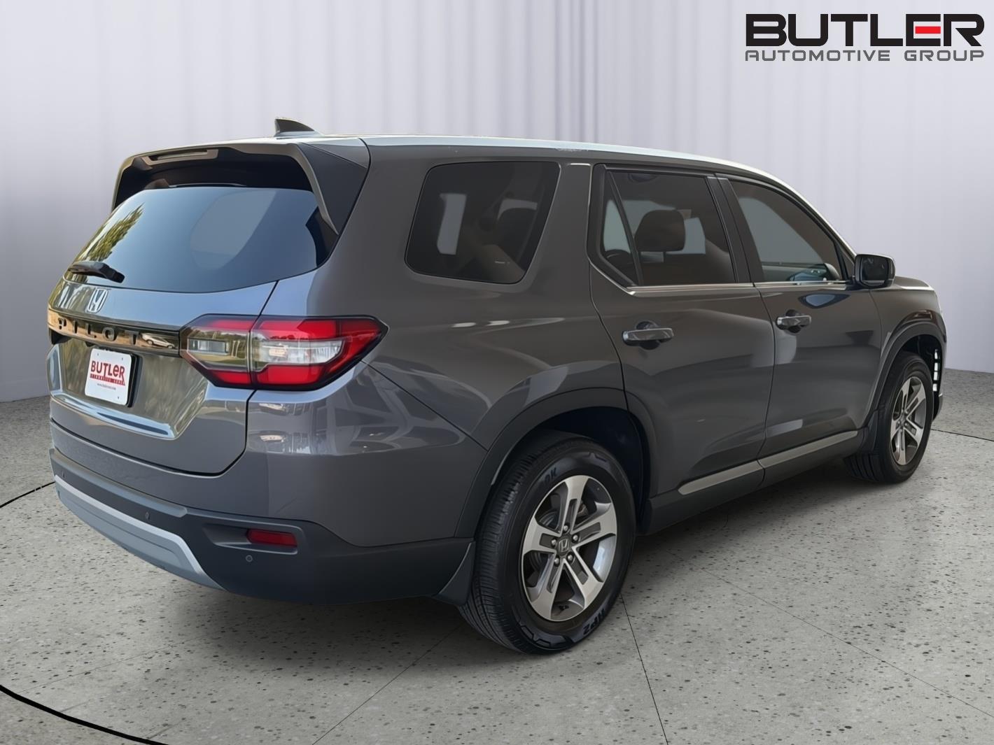 Used 2025 Honda Pilot SUV