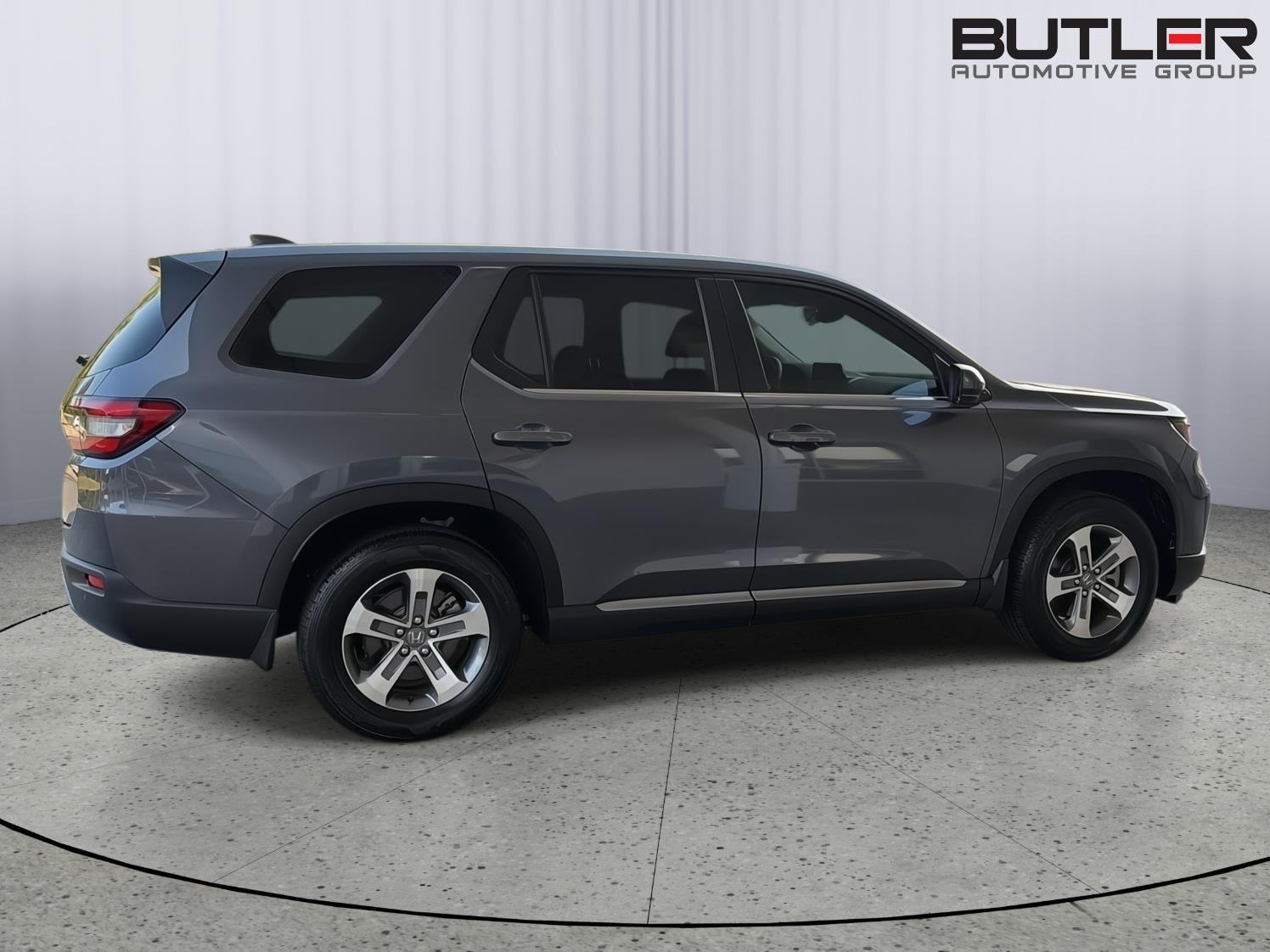 Used 2025 Honda Pilot SUV