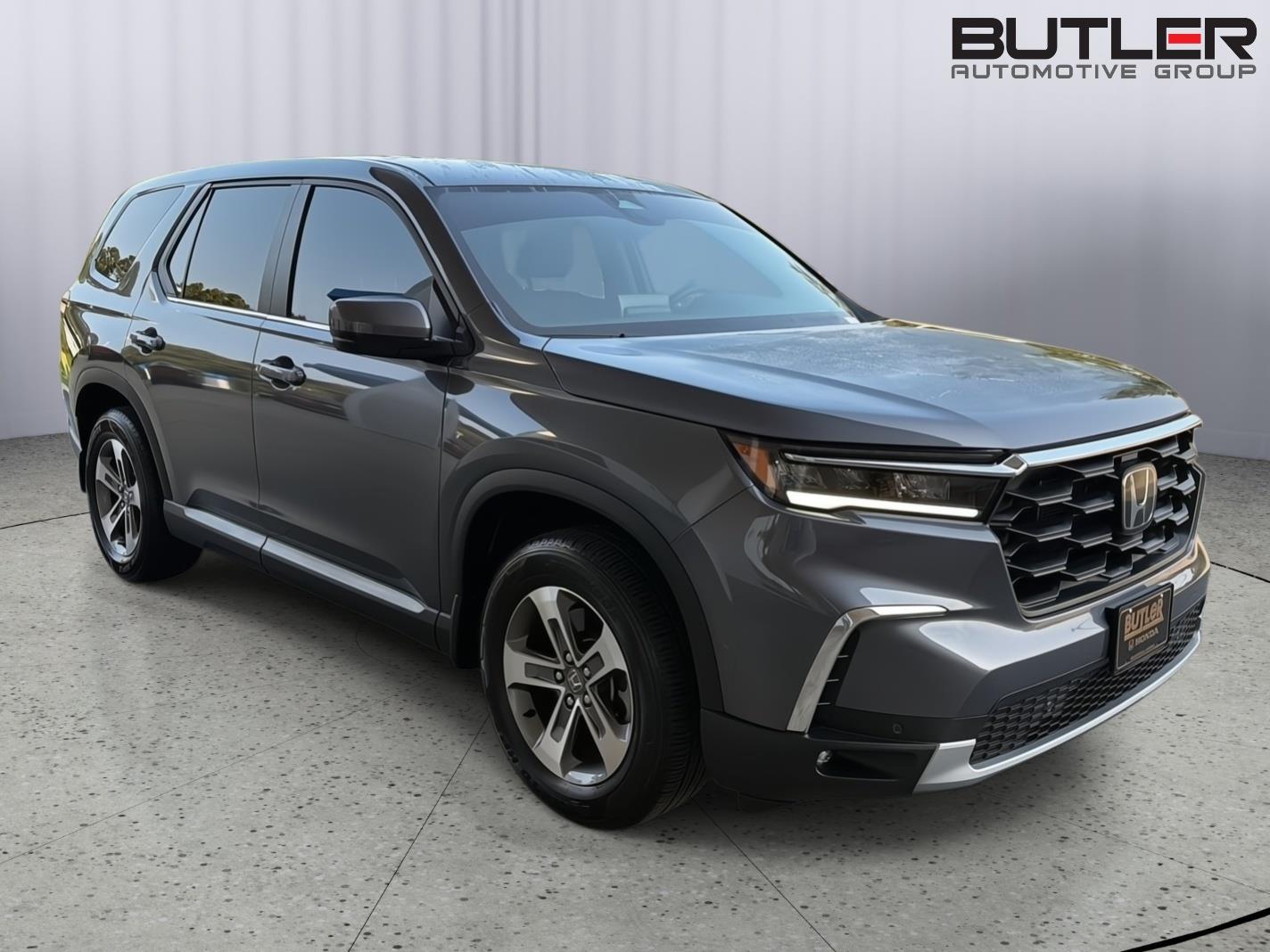 Used 2025 Honda Pilot SUV