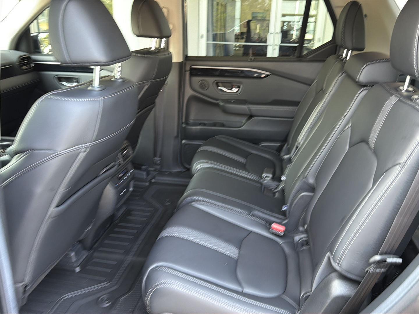 Used 2025 Honda Pilot SUV