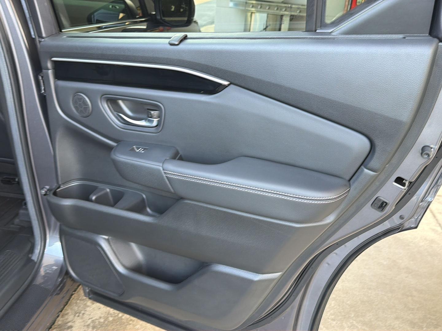 Used 2025 Honda Pilot SUV