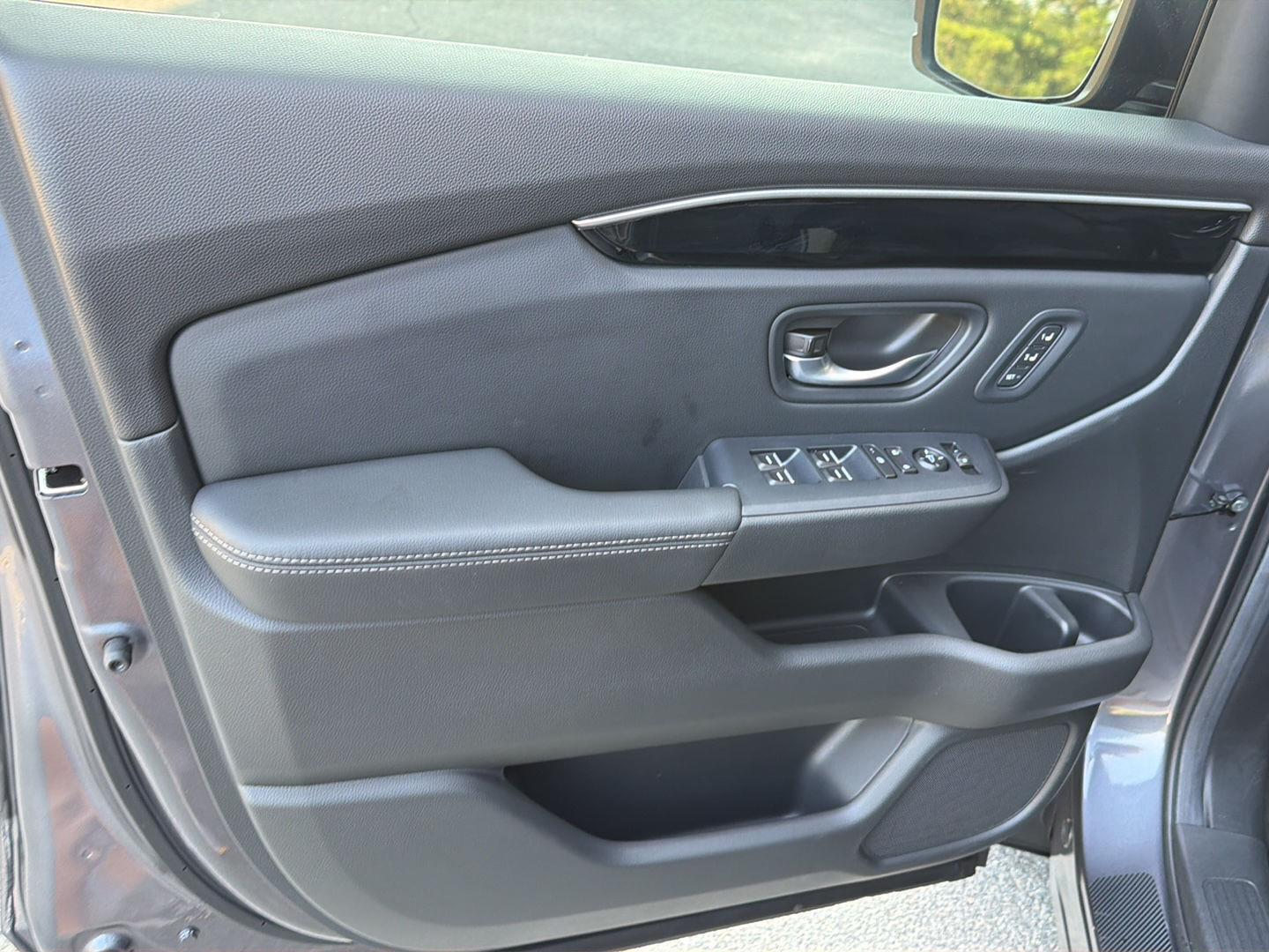Used 2025 Honda Pilot SUV