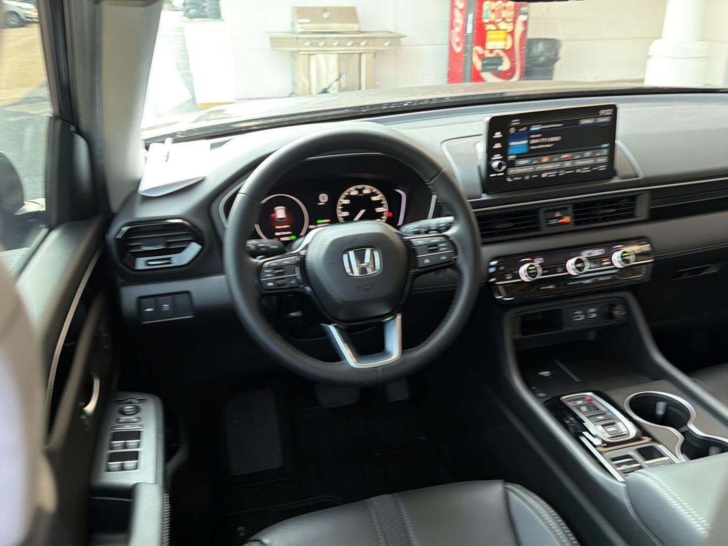 Used 2025 Honda Pilot SUV