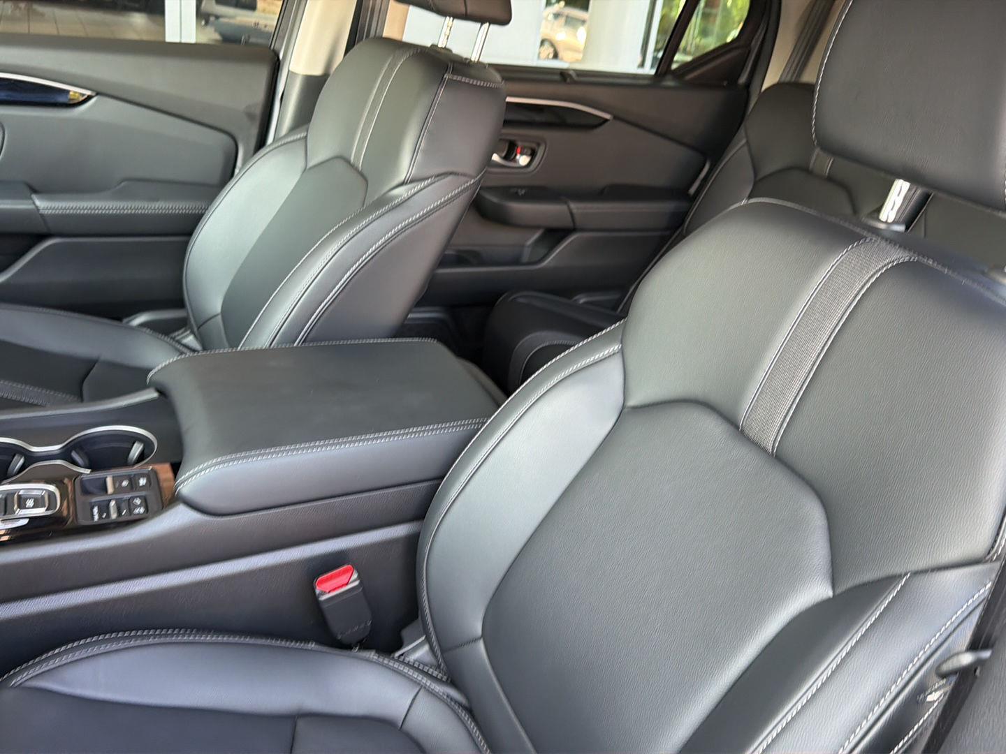 Used 2025 Honda Pilot SUV