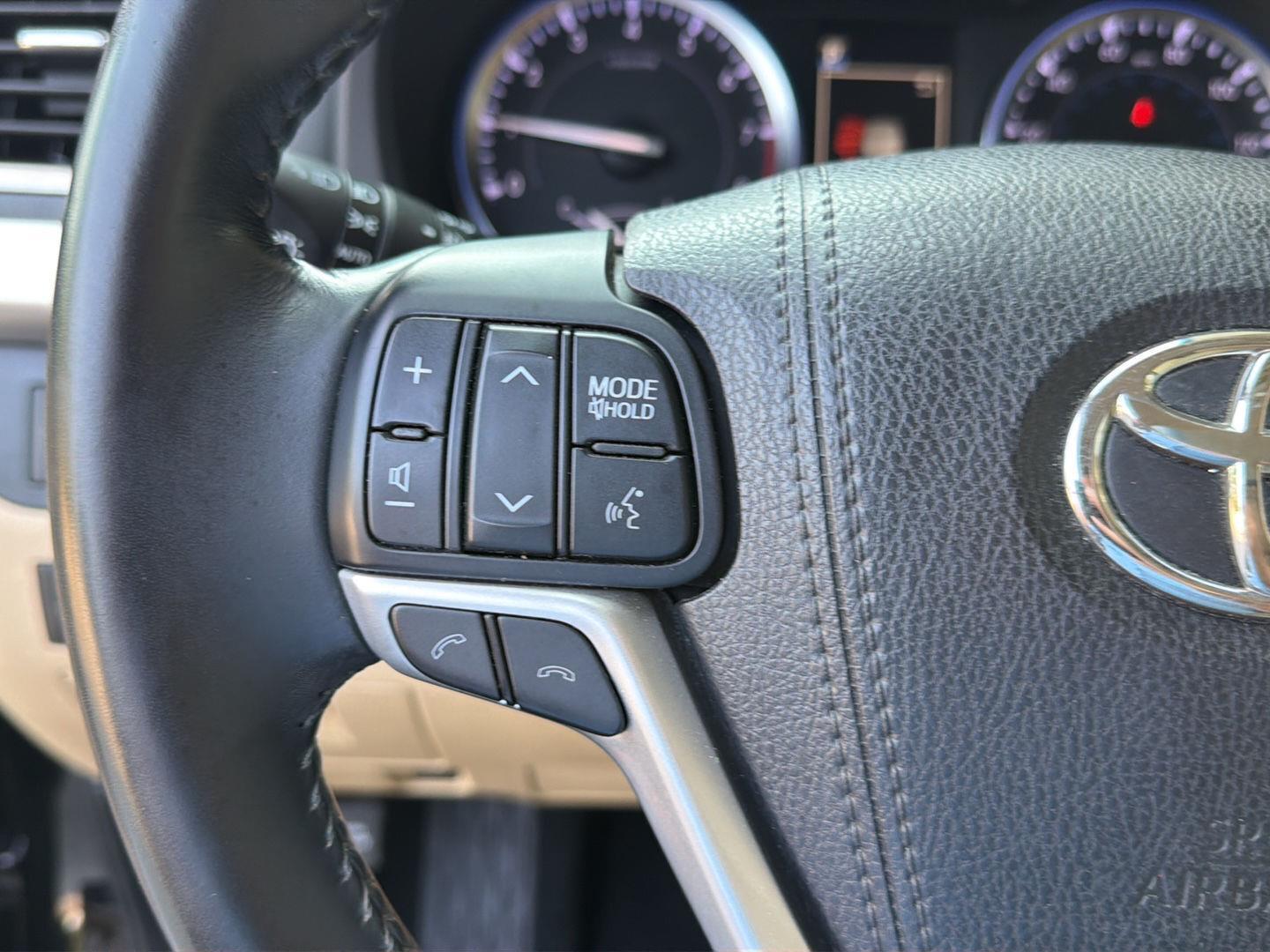 Used 2017 Toyota Highlander SUV