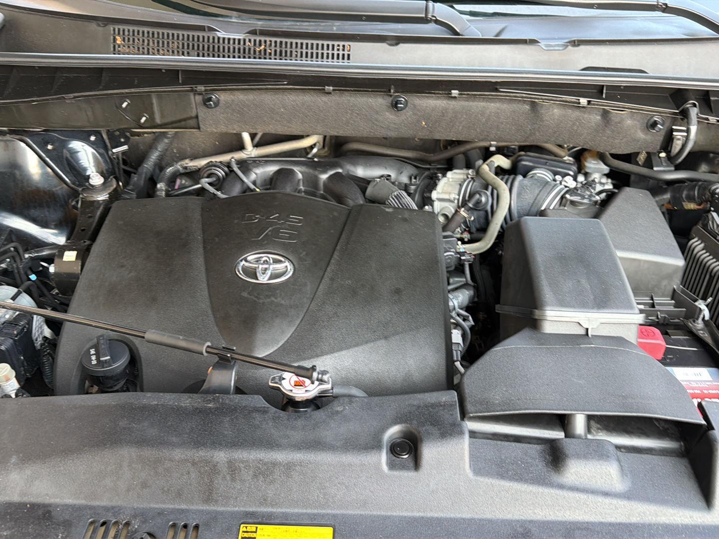 Used 2017 Toyota Highlander SUV
