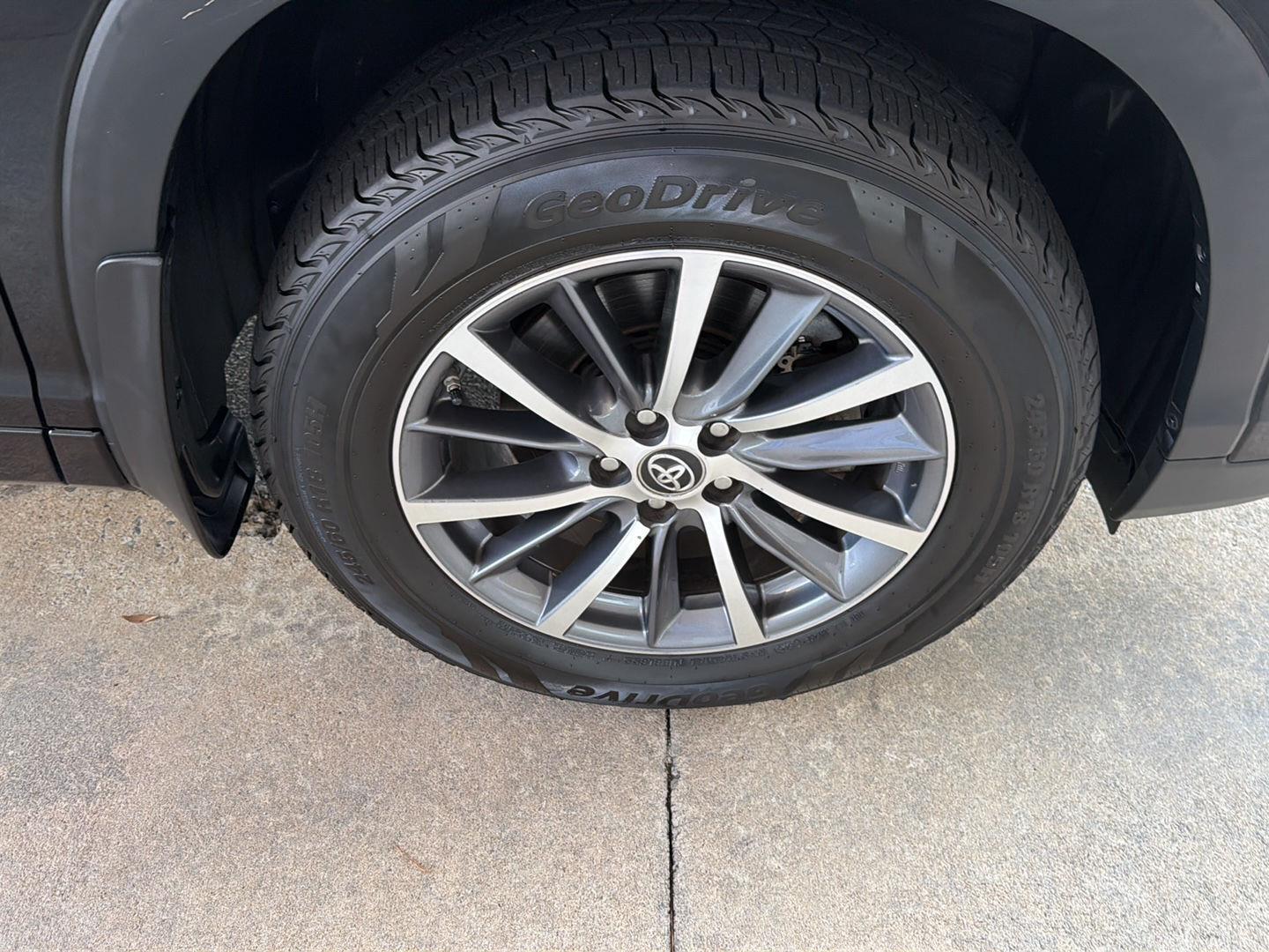 Used 2017 Toyota Highlander SUV