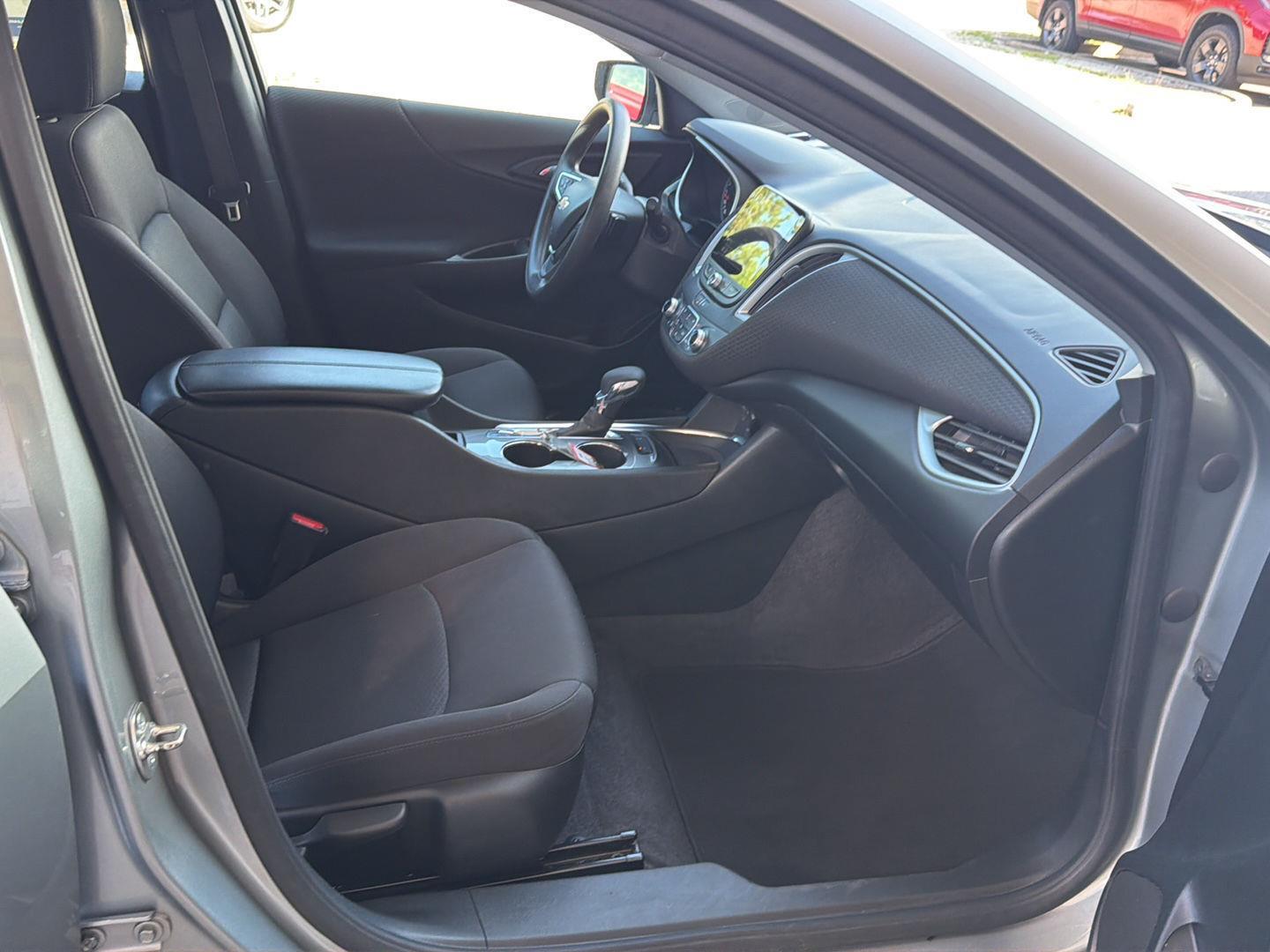Used 2025 Chevrolet Malibu Sedan