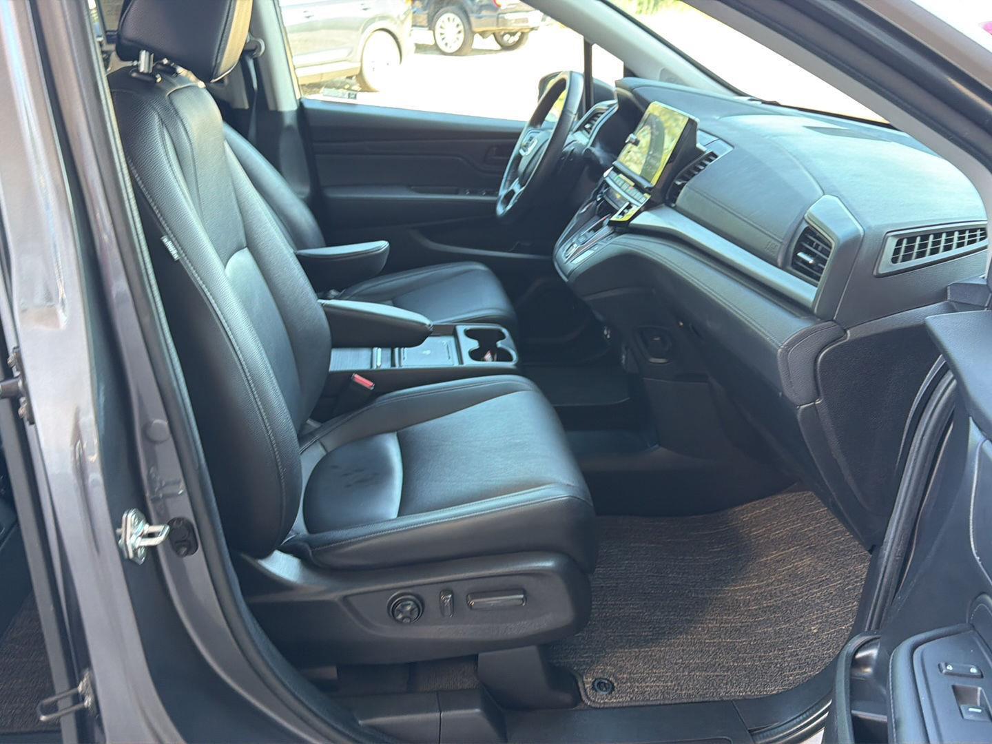 Used 2025 Honda Odyssey Van