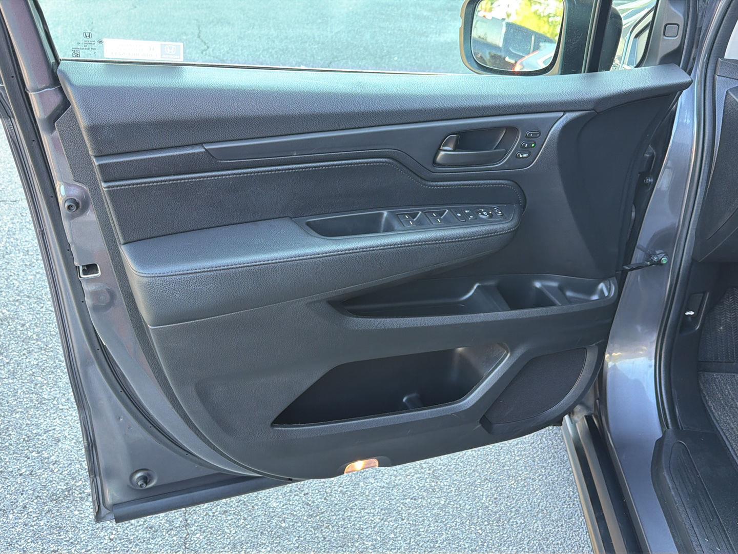 Used 2025 Honda Odyssey Van