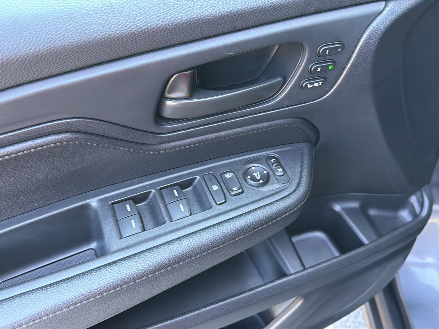 Used 2025 Honda Odyssey Van